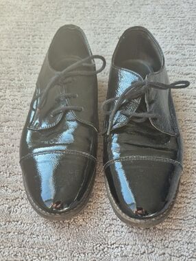 Glossy Black Patent Lace-Up Oxfords Leather
